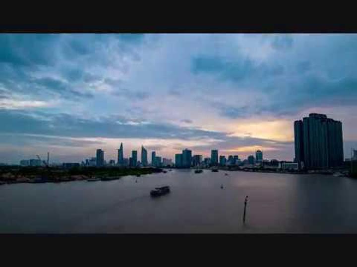 Phương Oanh diện set đồ 50 - Cảm hứng video marketing từ Hotspot Matrix